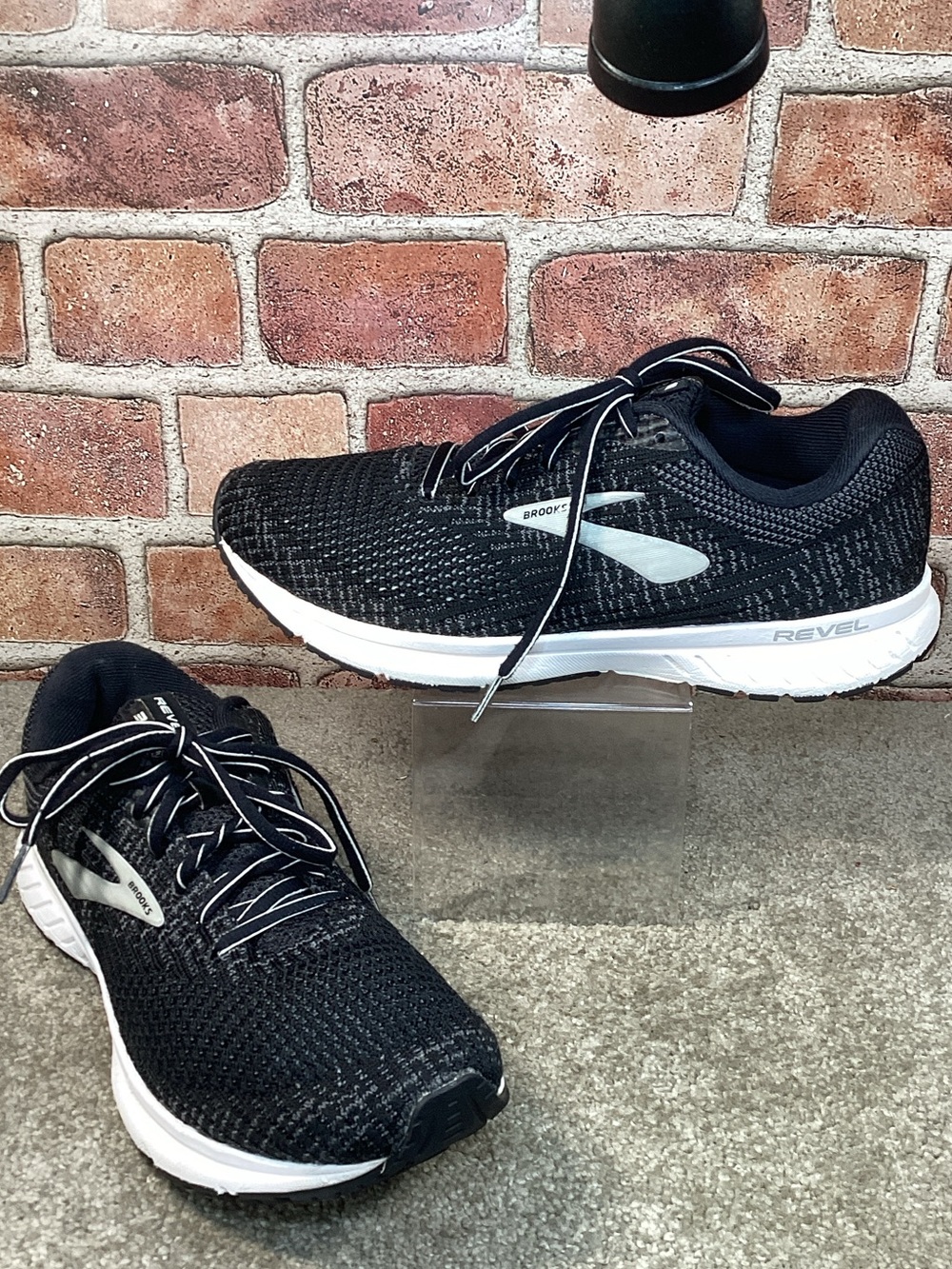 Brooks Revel 3 Women’s running shoes sneakers size 9